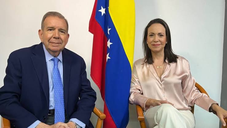 MARÍA CORINA MACHADO RECHAÇA NOVAS ELEIÇÕES E DEFENDE TRANSPARÊNCIA EM TRANSIÇÃO VENEZUELANA