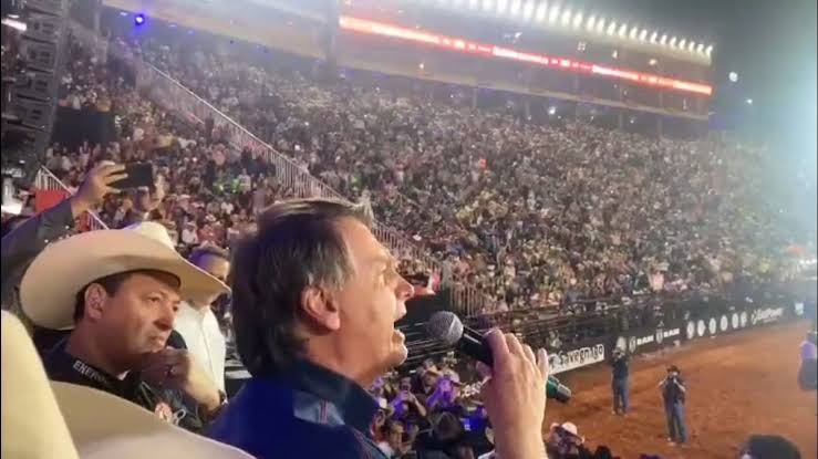 BOLSONARO FAZ DISCURSO EXPLOSIVO NA ARENA DE BARRETOS! CONSERVADORES PROMETEM RETOMAR O PAÍS!